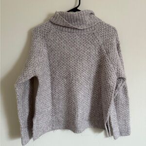 Light grey turtle neck sweater